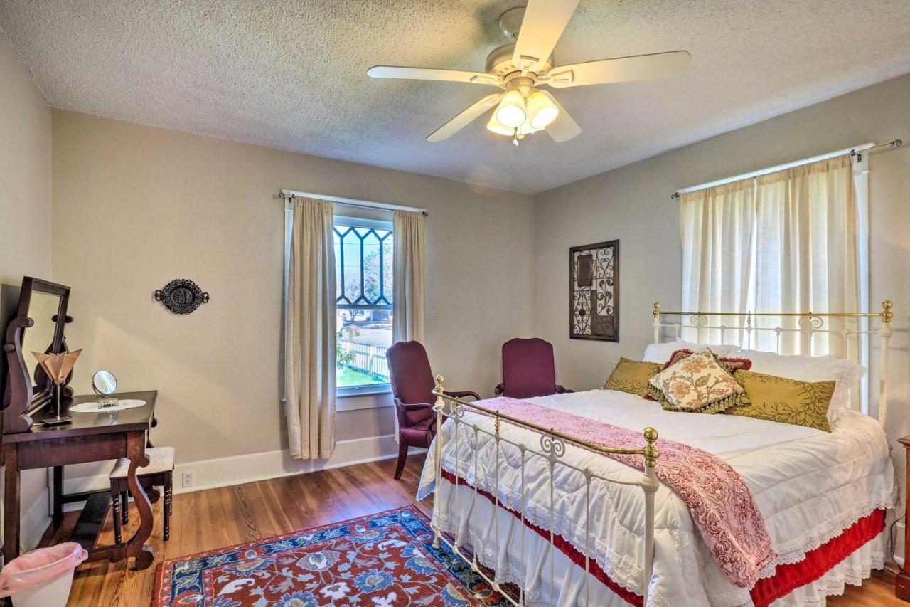 Georgetown Vacation Rental Close To Town Square! Exterior photo